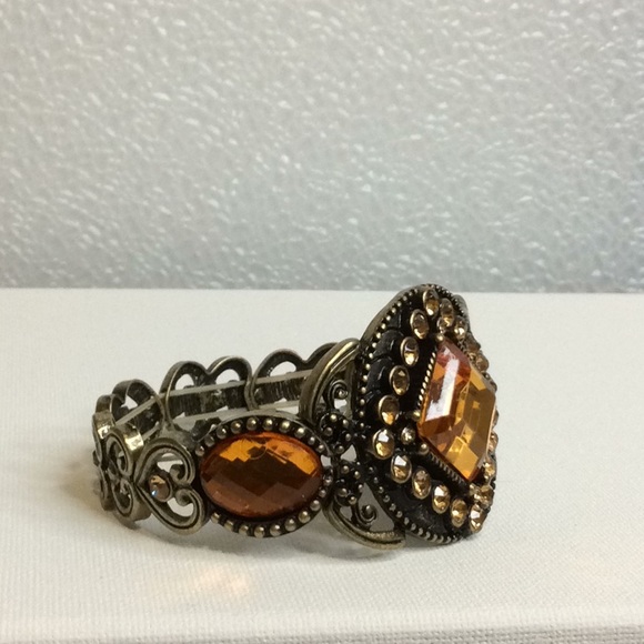 Vintage Gold Rhinestone Bracelet - Picture 6 of 9